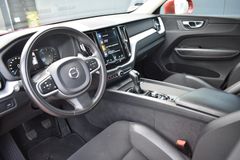 Fahrzeugabbildung Volvo XC60 D4 Schalter Momentum Pro*STDHZG*RFK*AHK*