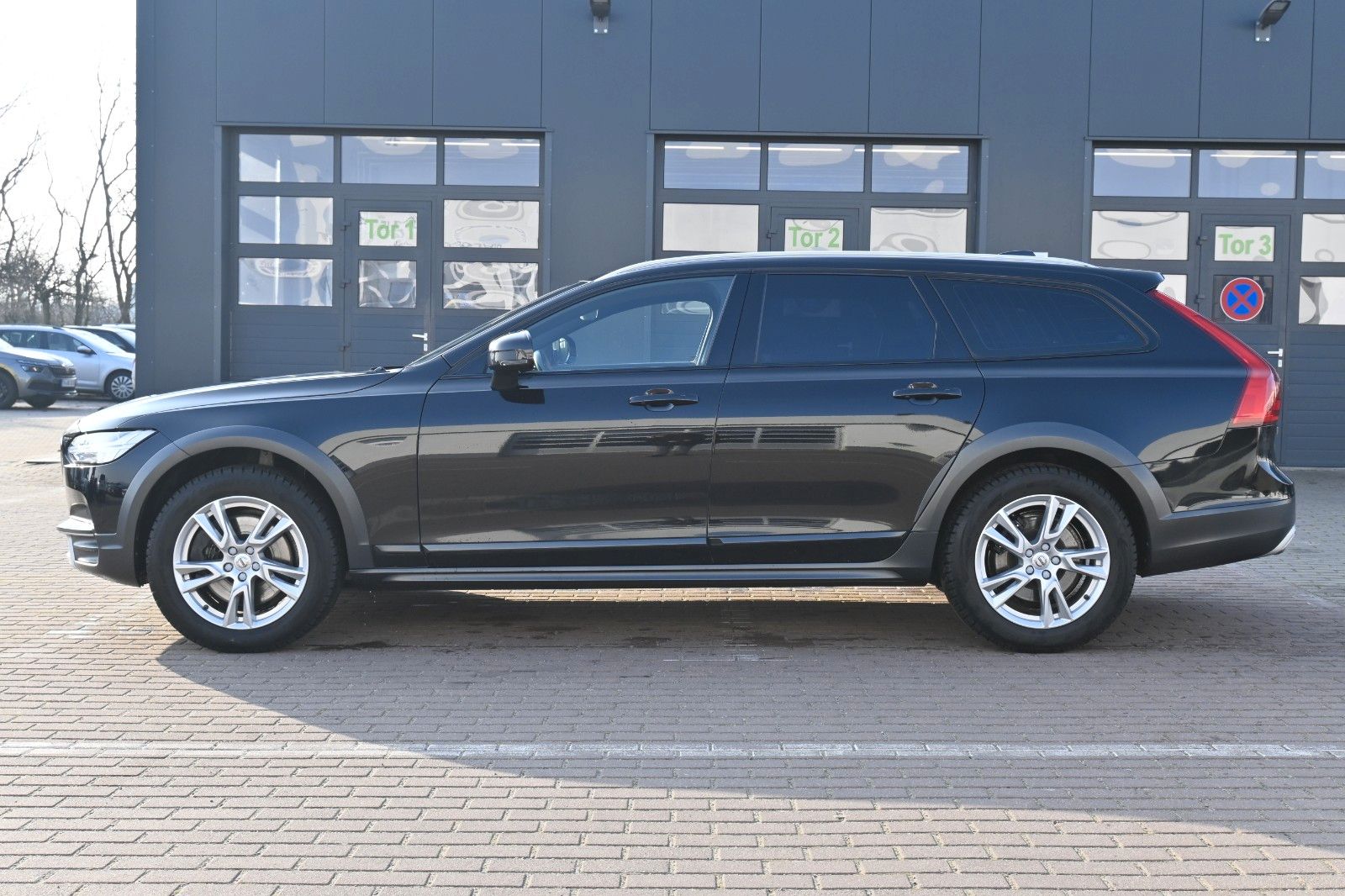 Fahrzeugabbildung Volvo V90 CC D4 AWD*STHZ*MIetkauf möglich