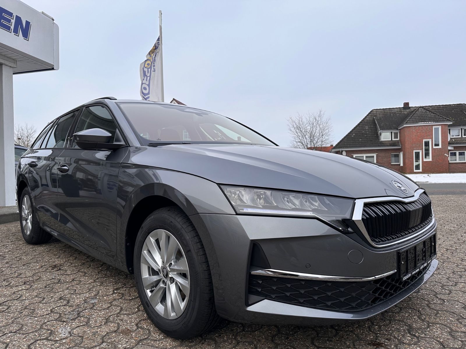 Fahrzeugabbildung SKODA Octavia Combi 1.5 TSI Selection AHK/Navi/LED/ACC