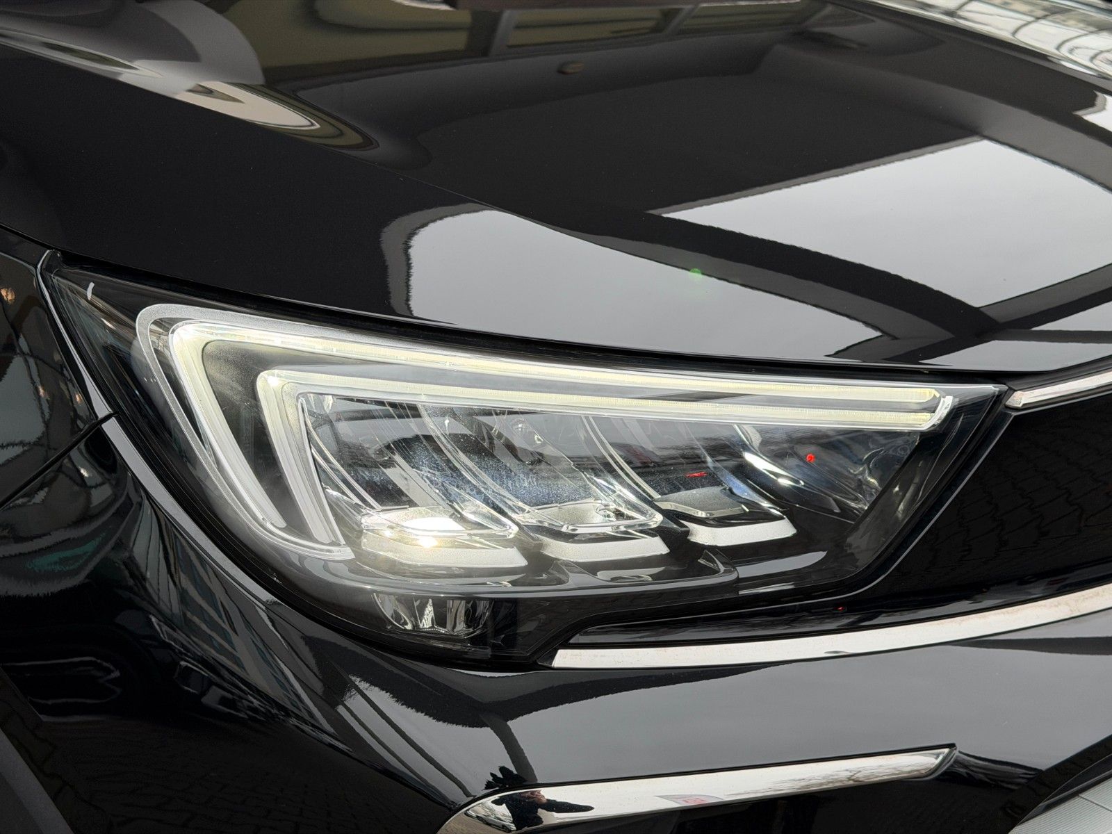 Fahrzeugabbildung Opel Crossland Elegance 110PS Navi/Kamera/Allwetter!