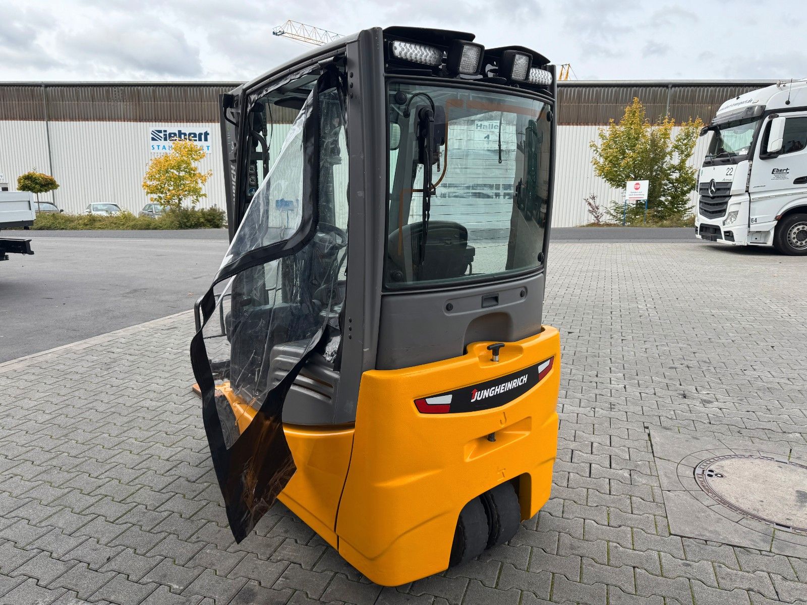 Fahrzeugabbildung Jungheinrich EFG 215 / Triplex: 4.25m! / SS / nur 3.298h!