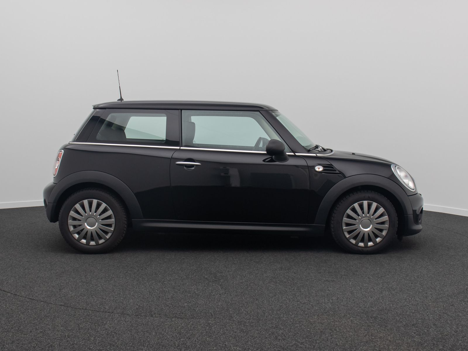 Fahrzeugabbildung MINI One Clubman Pepper PDC CD Bordcomputer Nebelsch