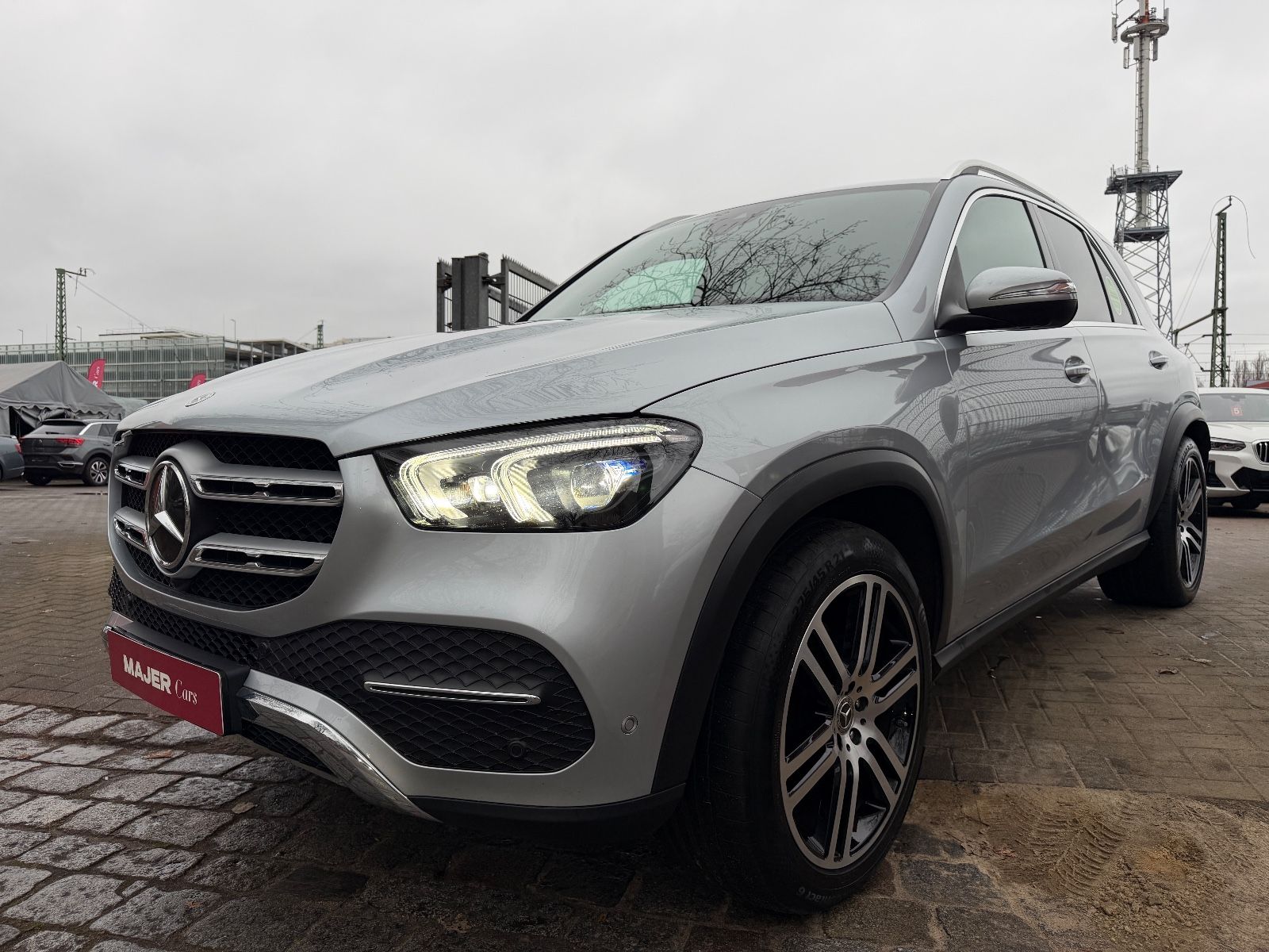 Fahrzeugabbildung Mercedes-Benz GLE 300d 4Matic*BURMESTER*MUTLIBEAM*AHK*WIDESCRE