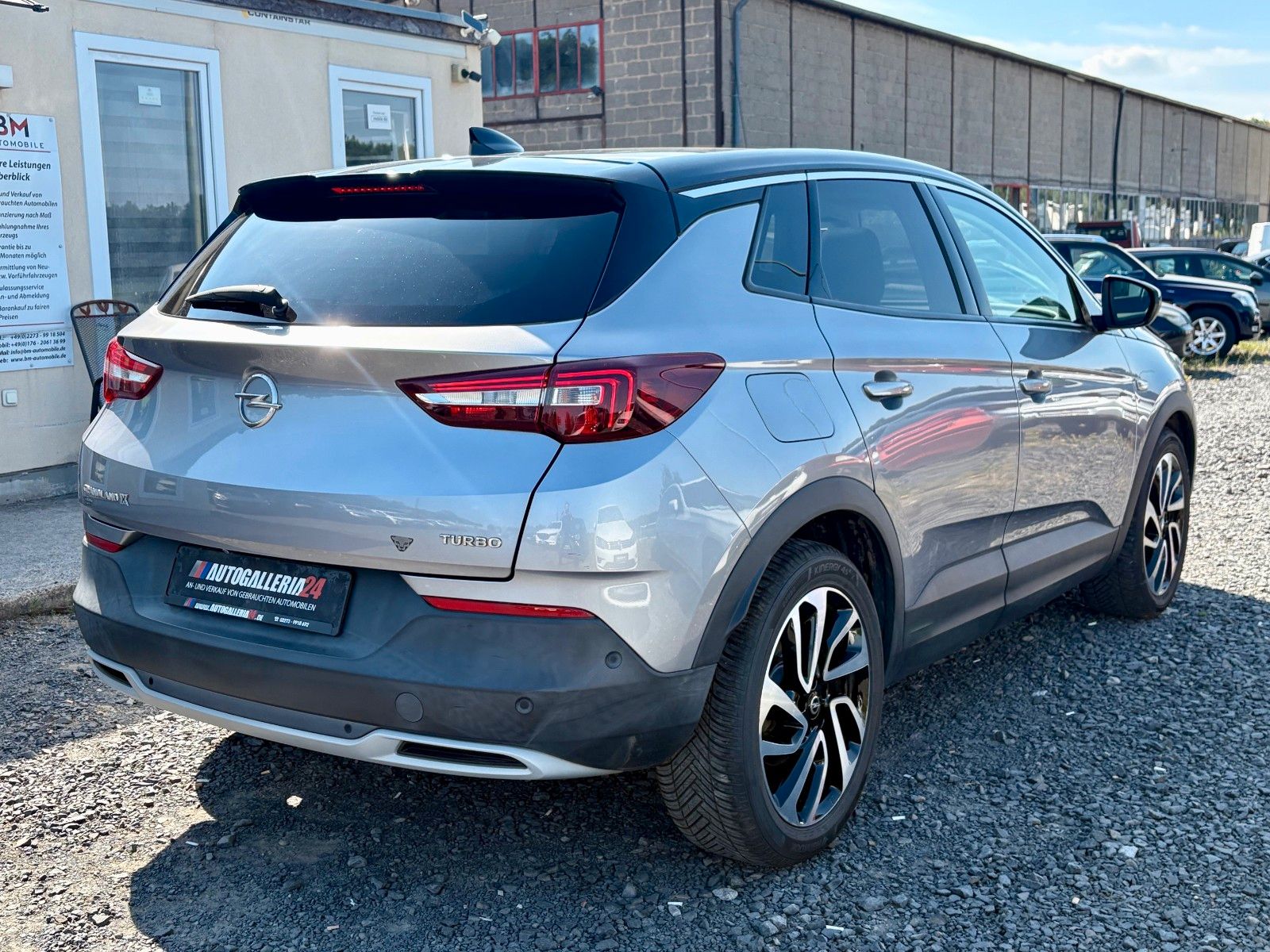 Fahrzeugabbildung Opel Grandland (X) 1.2 Aut. Ultimate Navi Leder Pano