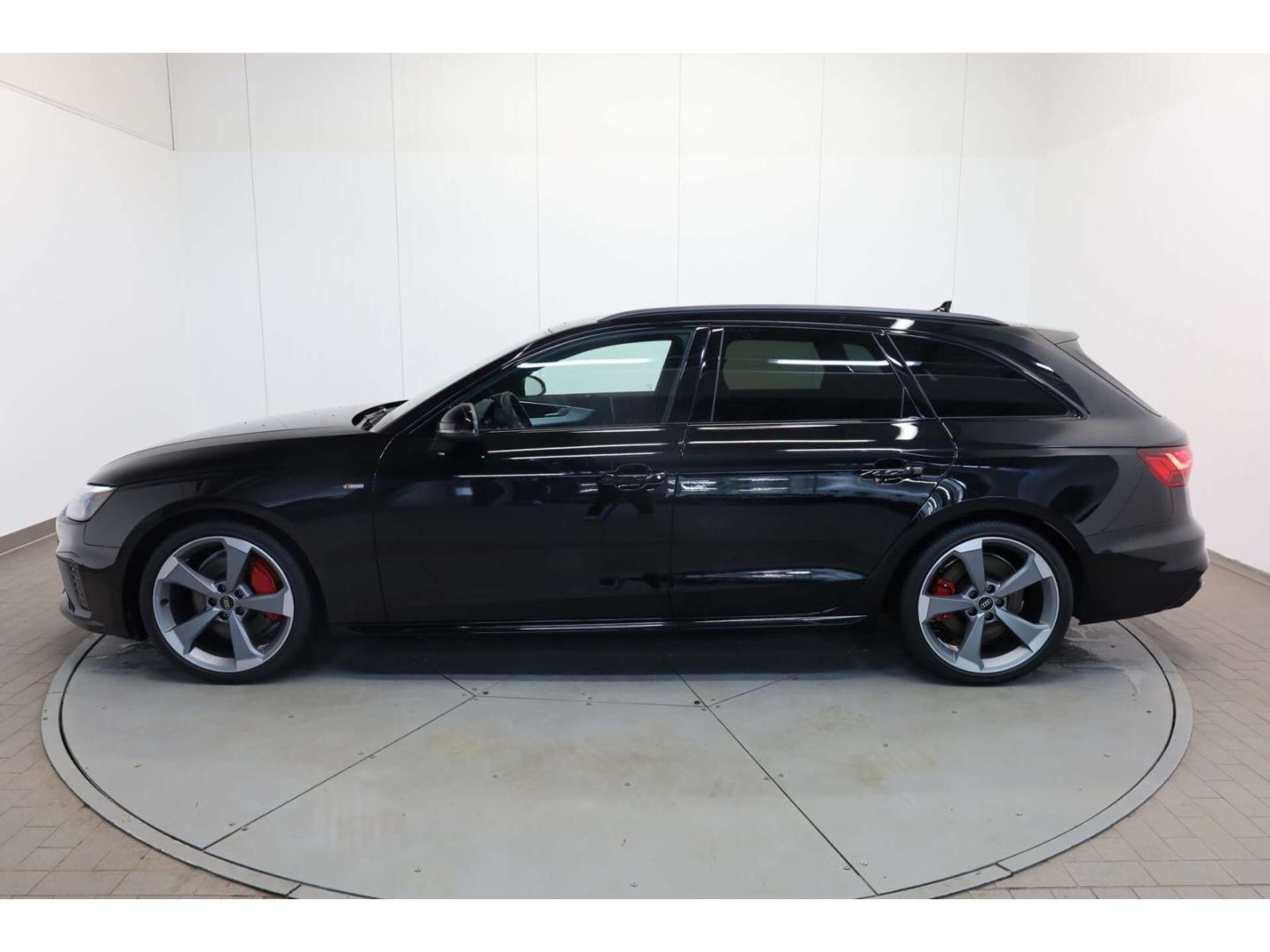 Audi A4 Avant 45 TFSI quattro S line competition plus foto 5