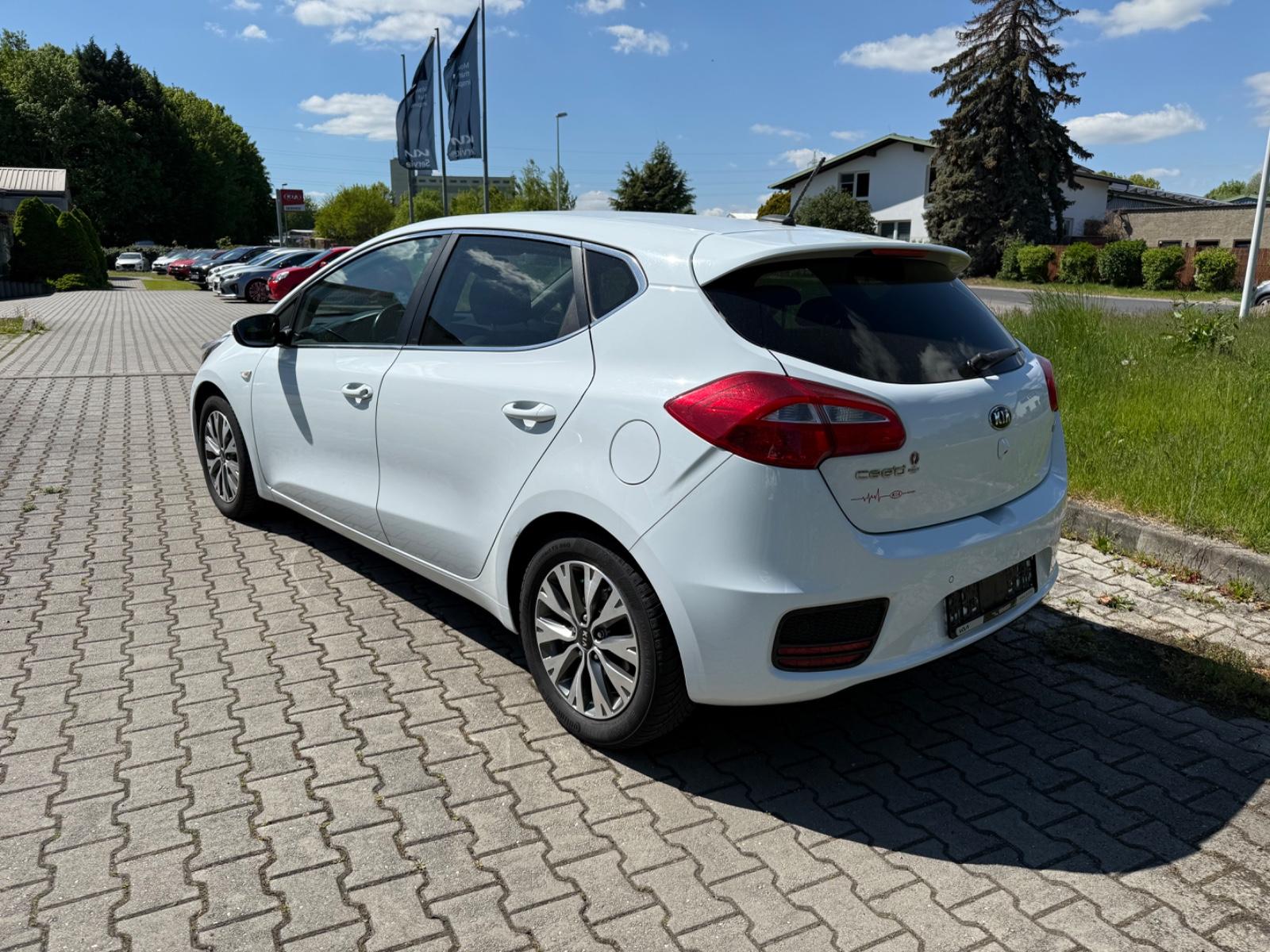 Kia Ceed 1.6CRDi Dream Team Premium+ Navi/Kamera/SHZ