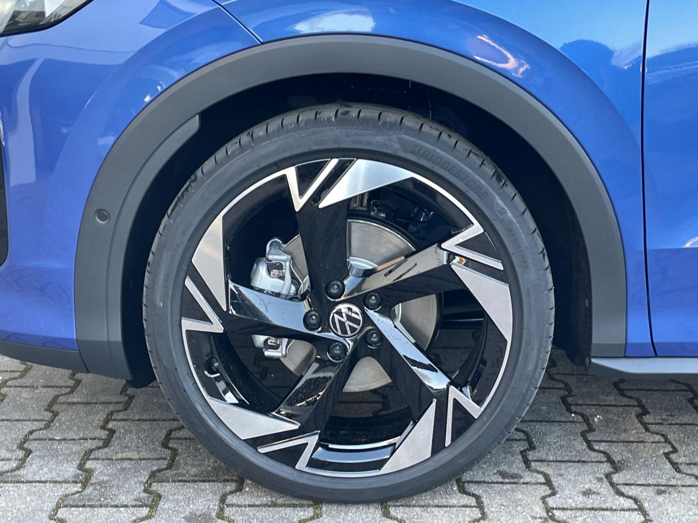 T-Roc R-Line 1.5 eTSI IQ.LIGHT/HUD/AHK/Pano/H&K 