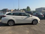 Toyota Auris Touring Sports .1.3.78000Km Scheckheft - weiße Toyota Auris Touring Sports