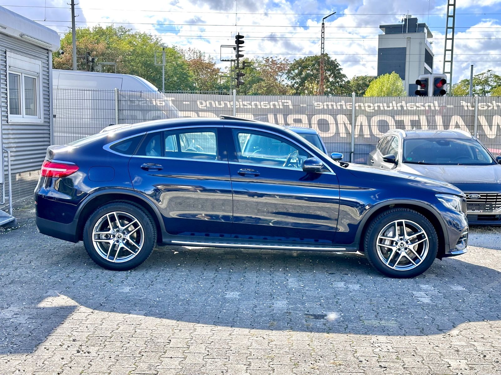 Fahrzeugabbildung Mercedes-Benz GLC 250 COUPE AMG 4MATIC*ESHD+KAMERA*
