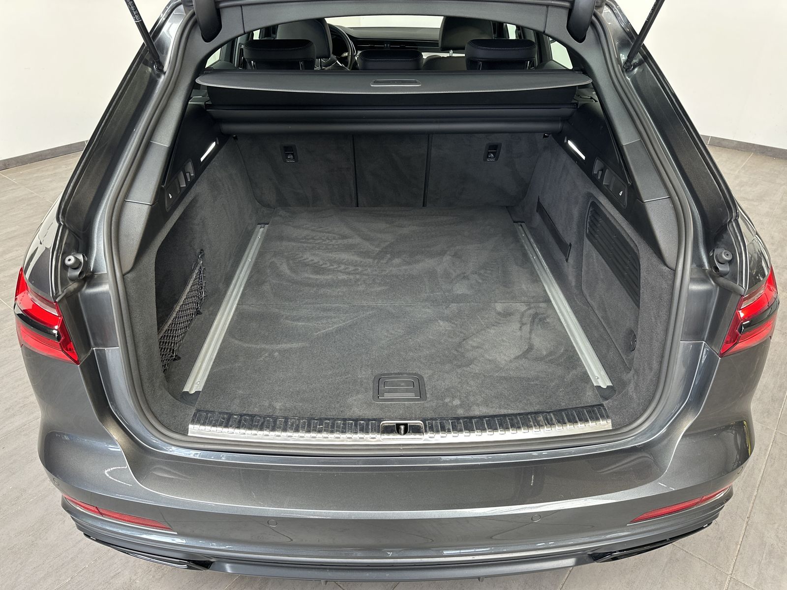 Fahrzeugabbildung Audi A6 Avant 40 TDI S-Line Black NAV+LED+ACC+19ZO+VC