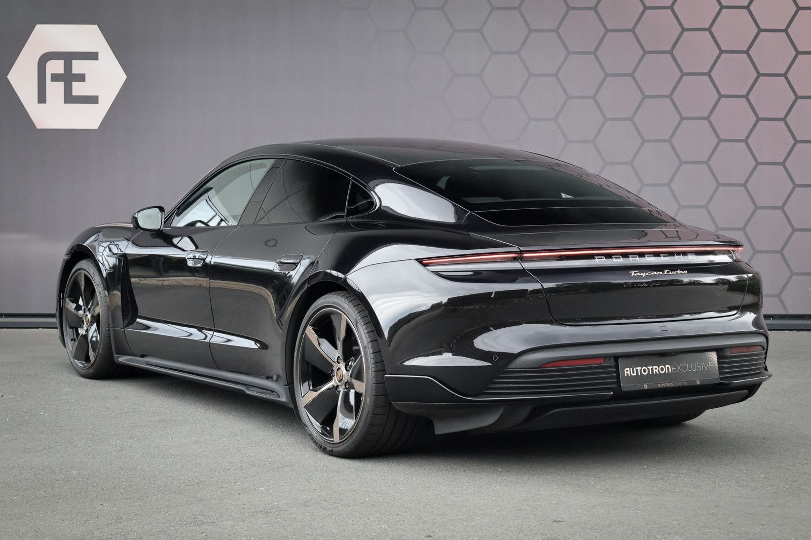 Porsche Taycan Turbo 93 kWh | PASSENGER DISPLAY | ADAPTI imagem 2