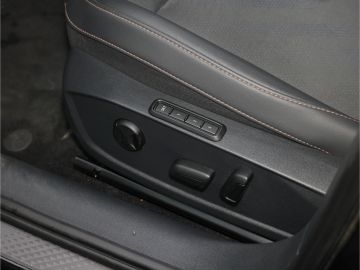 Cupra Leon ST VZ 2.0 TSI DSG 4Drive LED Navi Kamera