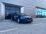 Jaguar XE R-Dynamic S AWD - blaue Jaguar XE