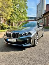 BMW M135i xDrive*HUD*LED*Harman Kardon*Navi**SHZ - BMW 135 von privat