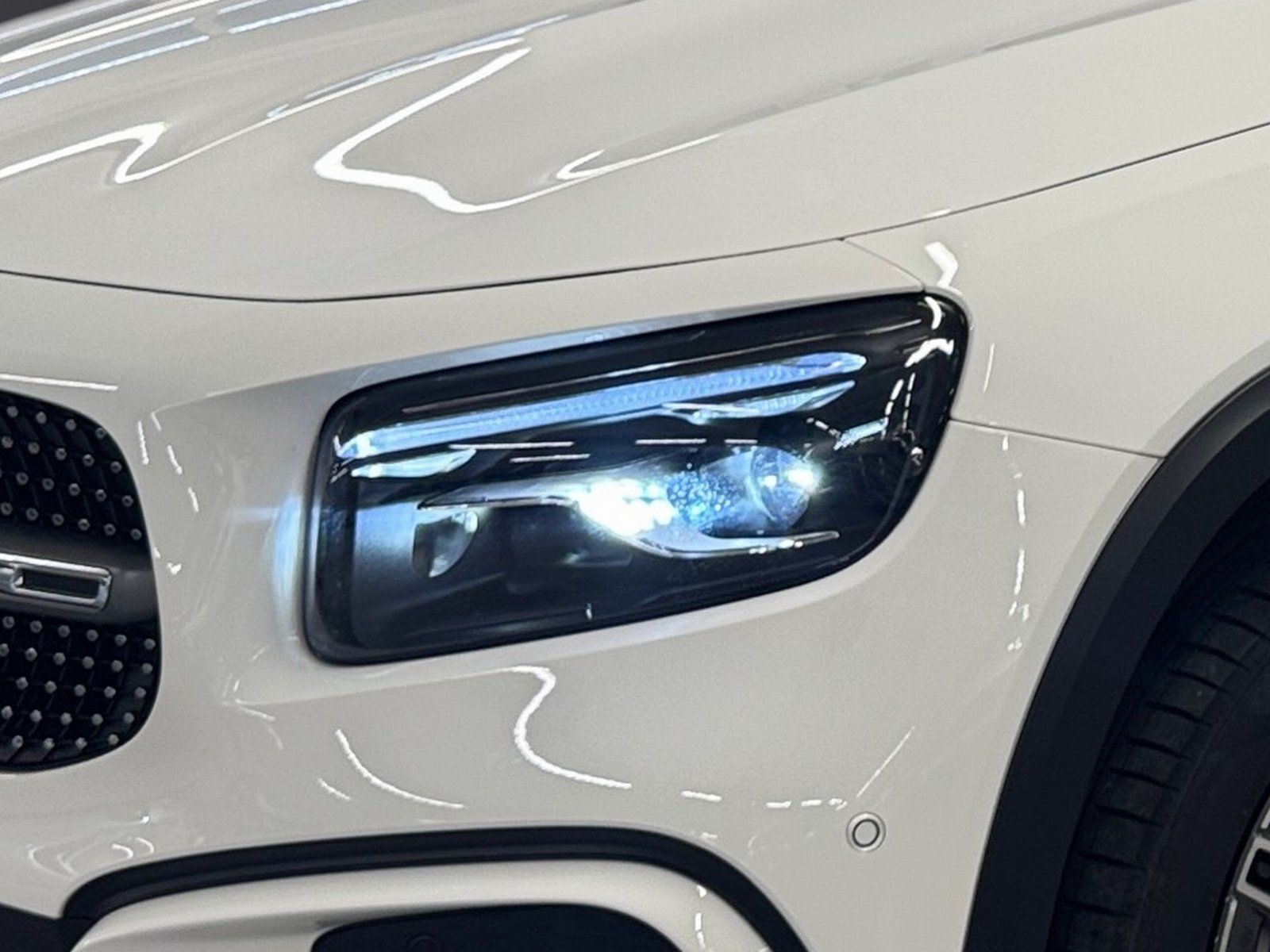 Fahrzeugabbildung Mercedes-Benz GLB 200 AMG Line*AHK*Distronic*MultiBeam*Kamera*