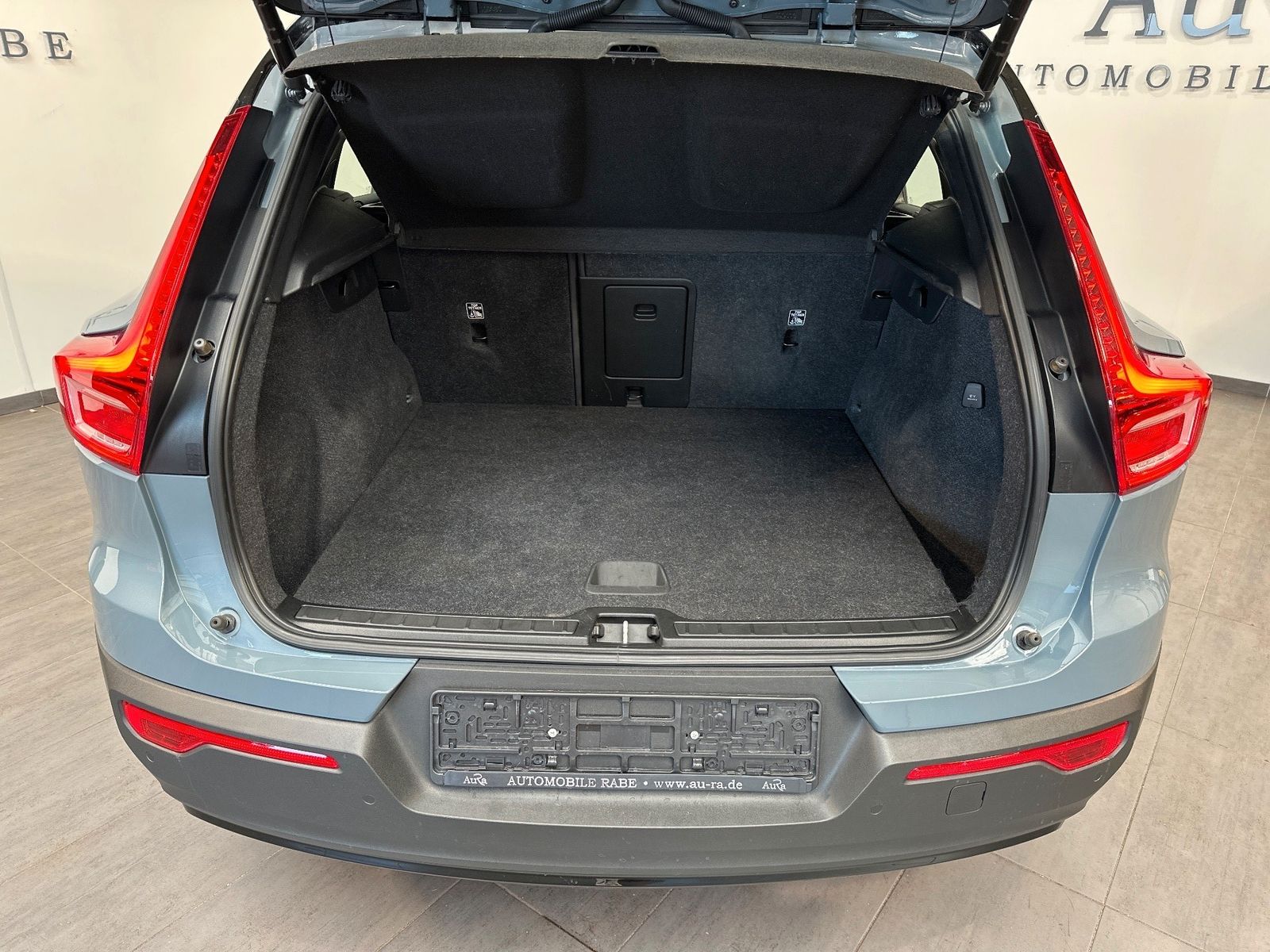 Fahrzeugabbildung Volvo XC40 T5 Recharge DKG R Design NAV+LED+PANO+AHK