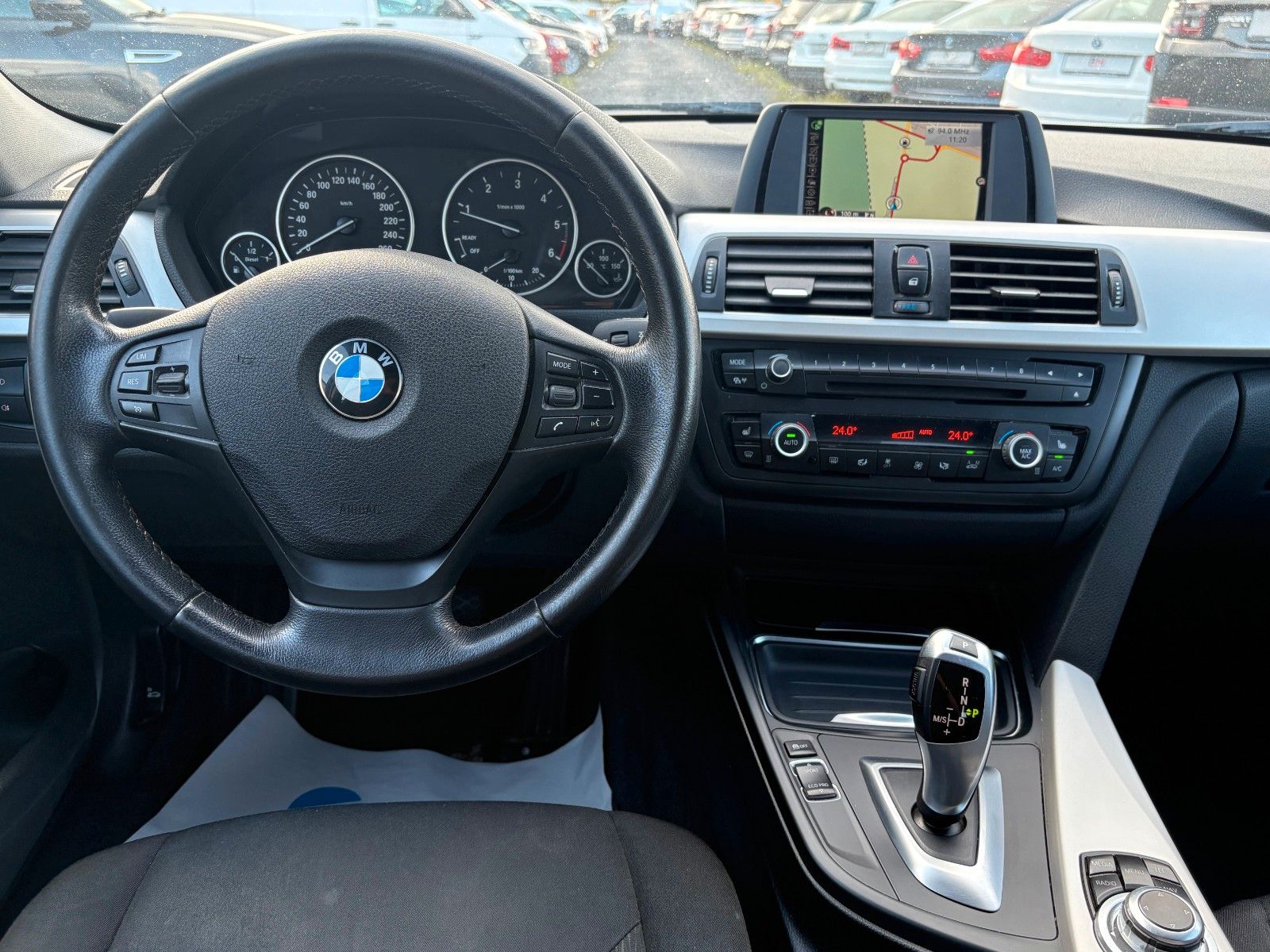 Fahrzeugabbildung BMW 320d Tour. Navi PDC 18"LMR 1.HAND Klimaautomatik