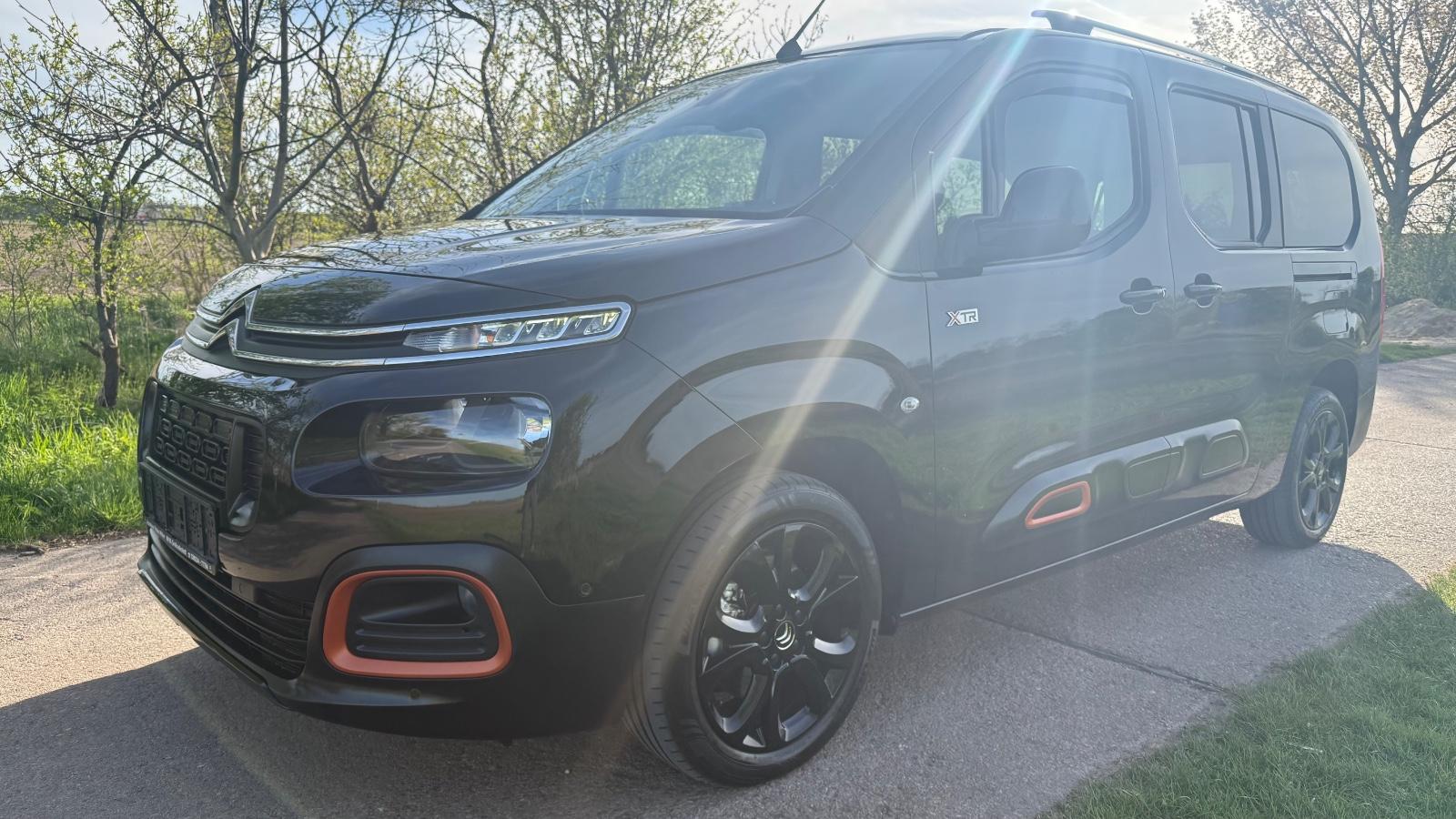Citroën Berlingo BlueHDi XTR 7 SITZENAVI SERVICE TÜV NE