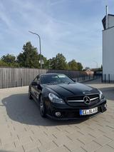 Mercedes-Benz SL 63 AMG dt. Fahrzeug - schwarze Mercedes-Benz SL 63 AMG