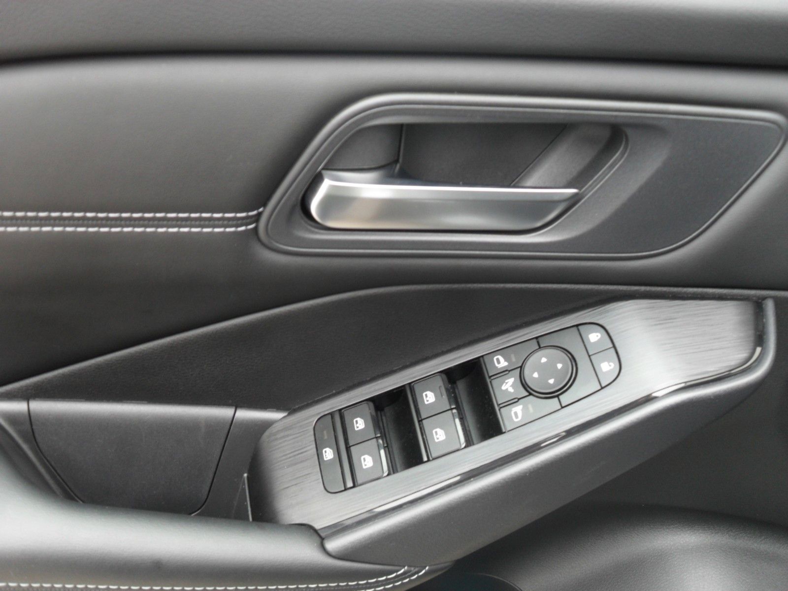 Fahrzeugabbildung Nissan Qashqai 1,3 MHEV Acenta | Navi | Winterpaket