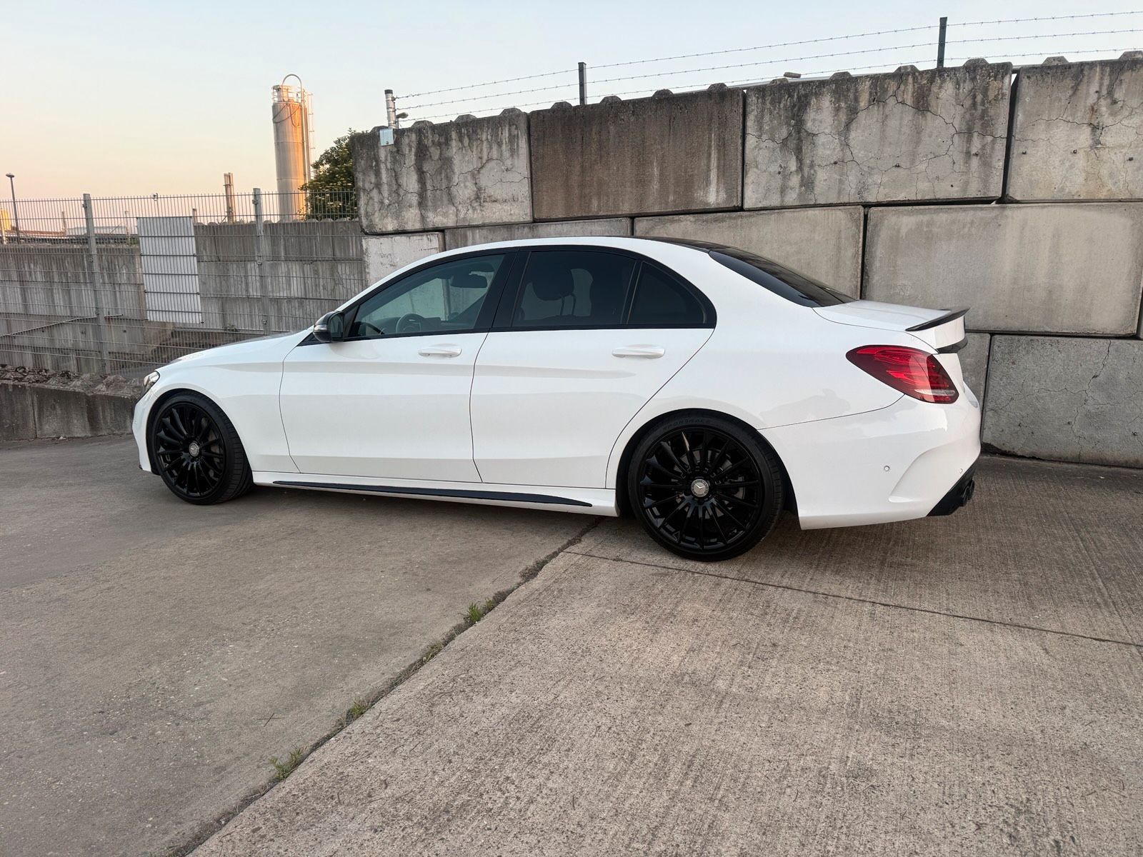 MERCEDES-BENZ W205 C250d 19 Zoll Amg Paket