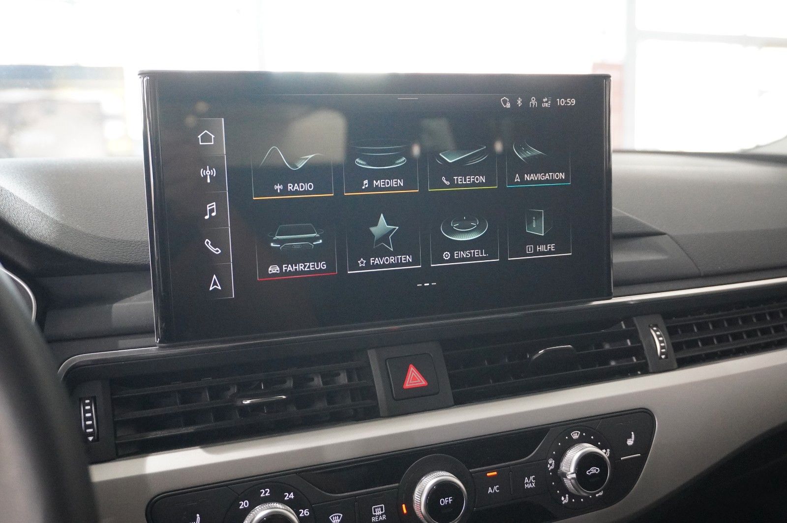 Fahrzeugabbildung Audi A4 Avant 35 TDI S-TRONIC NAVI/LED/KAMERA/SHZ/DAB