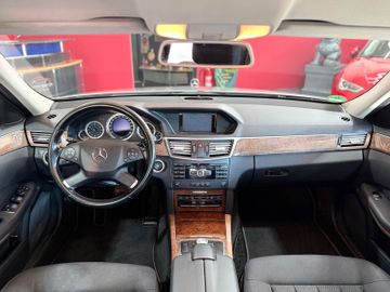 Mercedes E 200 - 12