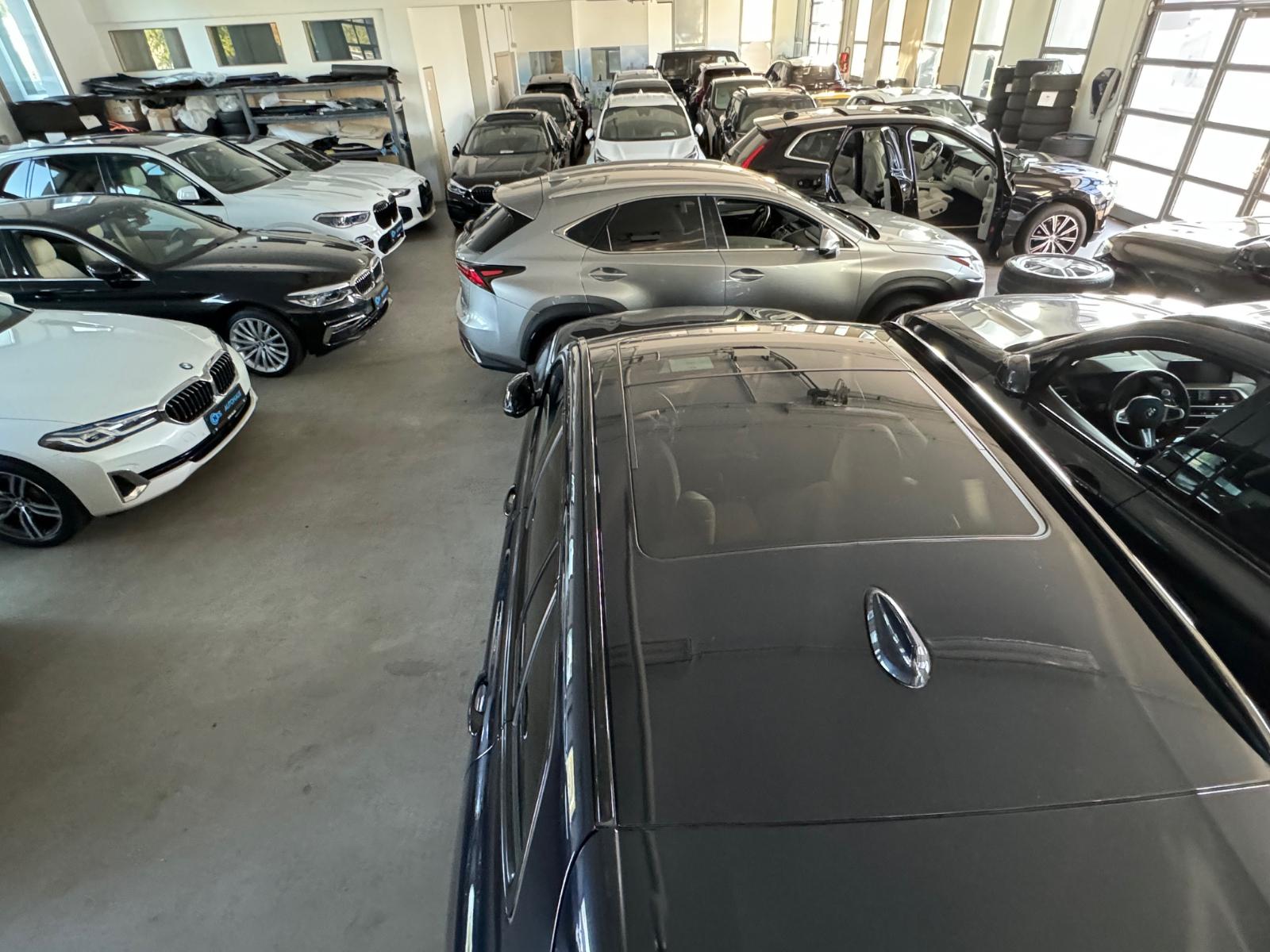showroom-image-bottom