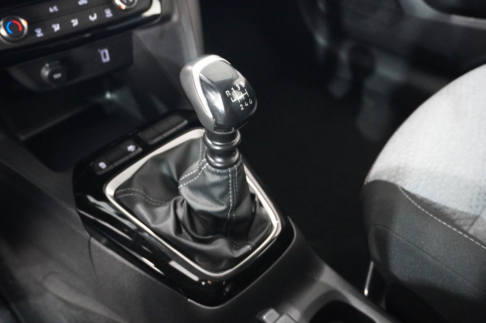 Fahrzeugabbildung Opel Corsa F 1.2 FACELIFT NAVI/LED/KAMERA/VIRTU./DAB+