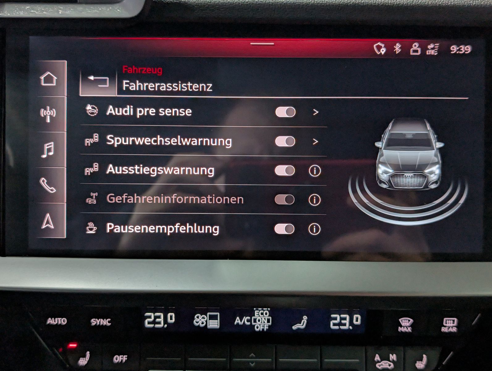 Fahrzeugabbildung Audi A3 30 TDI S-Line VIRT KAM LED SHZ APP NAVI 17"