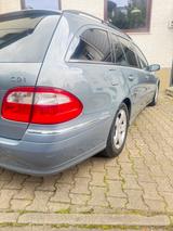 Mercedes-Benz E 220 CDI T AVANTGARDE Avantgarde - Mercedes-Benz E 220 aus 2005: Cdi