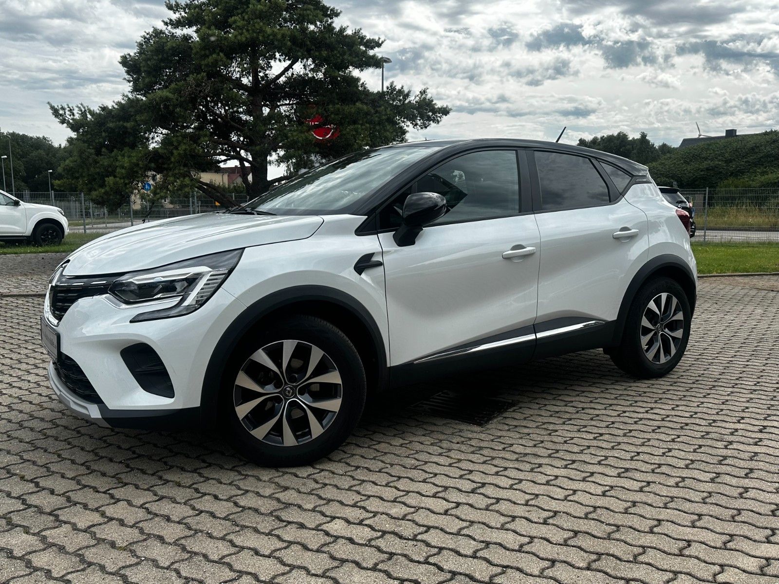 Fahrzeugabbildung Renault Captur II Navi / Klimaautomatik / Top