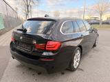 BMW 530 d M Paket Panorama Bi Xenon Navi - BMW 530 aus 2011: Kombi