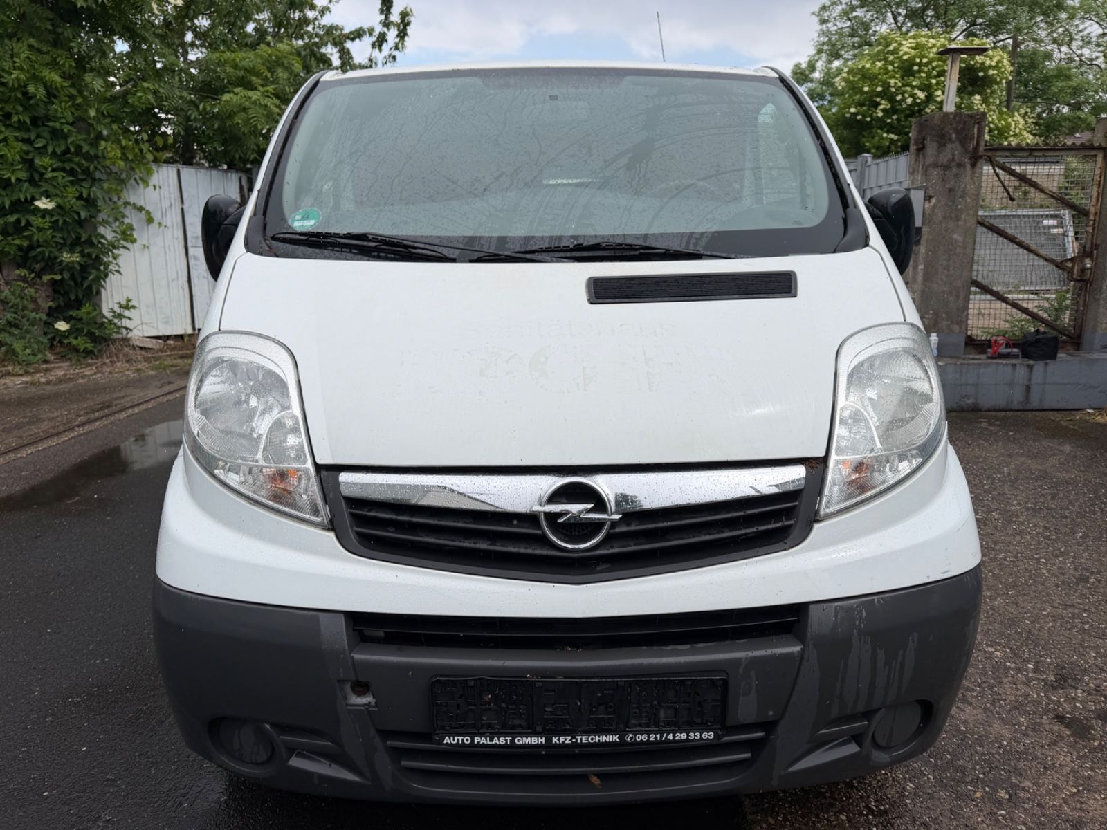 Opel Vivaro - 1