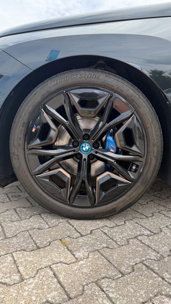 BMW iX M60 Bowers & Wilkins, Winterkompletträder foto 11