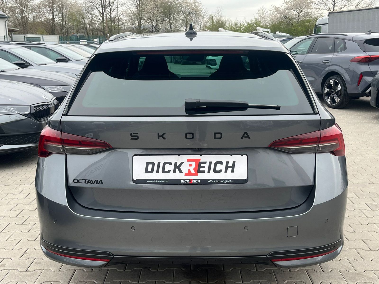 Fahrzeugabbildung SKODA Octavia 2.0 TDI Sportline DSG MATRIX*WINTER*5J.G