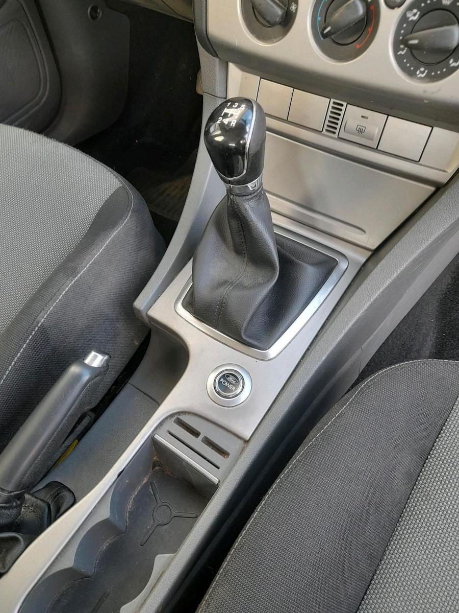 Ford Focus 2009 — photo 11