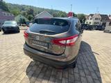 Nissan Qashqai ° 1.2 DIG-T 360° Navi+Pano+SD+SHZ+LM - Nissan Qashqai mit Benzin-Antrieb