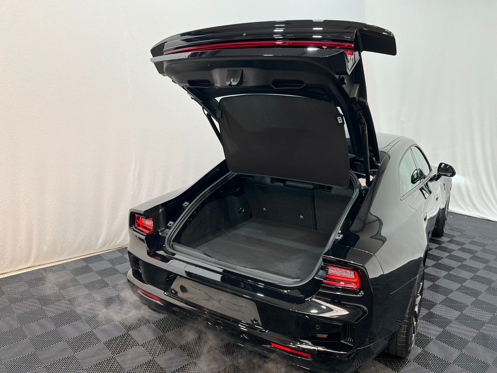 Fahrzeugabbildung Dodge Charger Scat Pack - 4 Door - SIXPACK - AWD