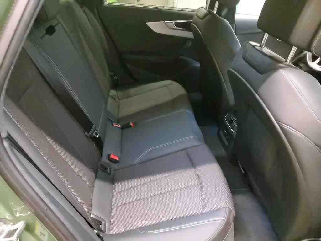 AUDI A4 2024
