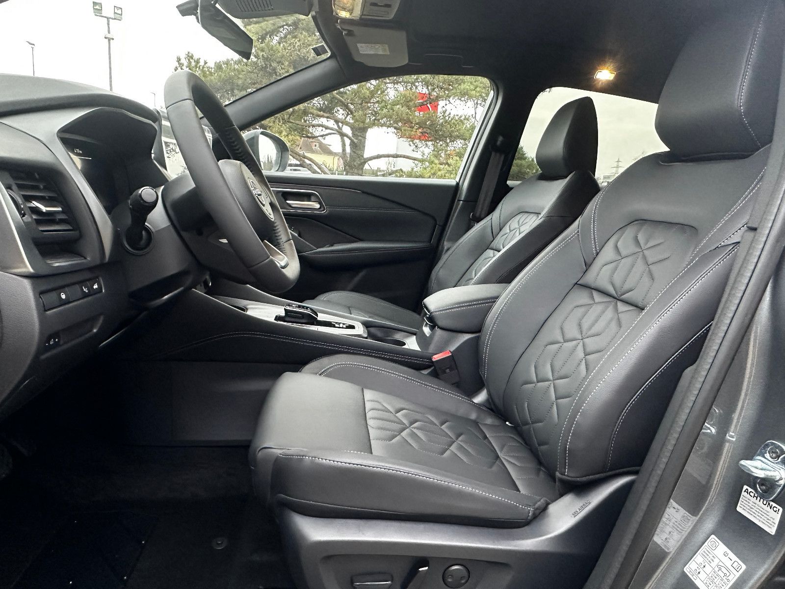 Fahrzeugabbildung Nissan Qashqai Tekna + e-Power