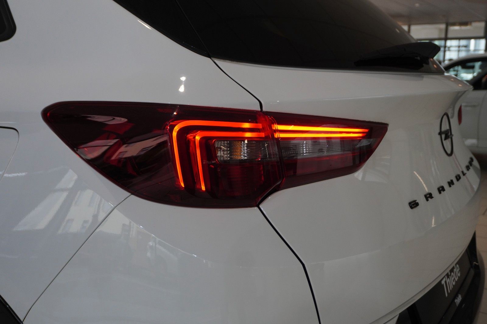 Fahrzeugabbildung Opel Grandland (X) GS LINE 4HYBRID NAVI/KAMERA/AHK