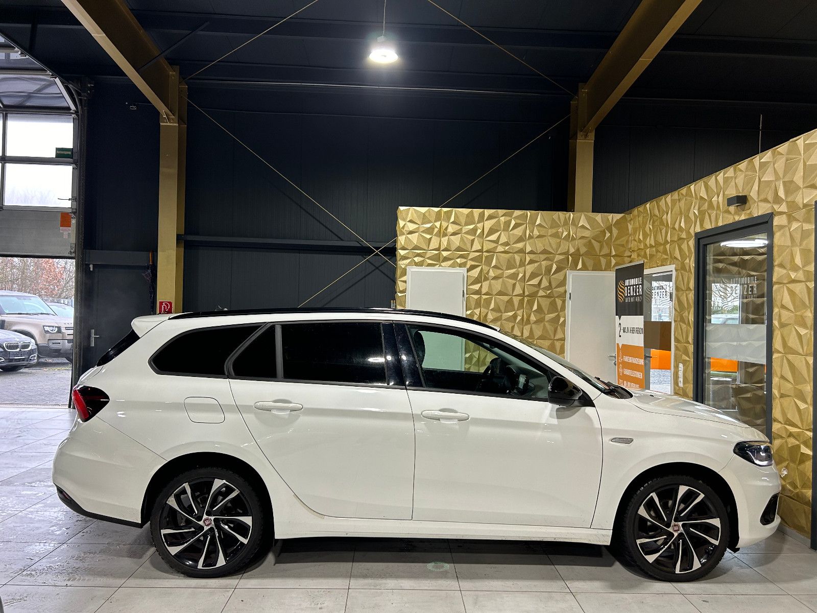 Fahrzeugabbildung Fiat Tipo S-Design/KAMERA/NAVI/ACC/SHZ/KLIMA