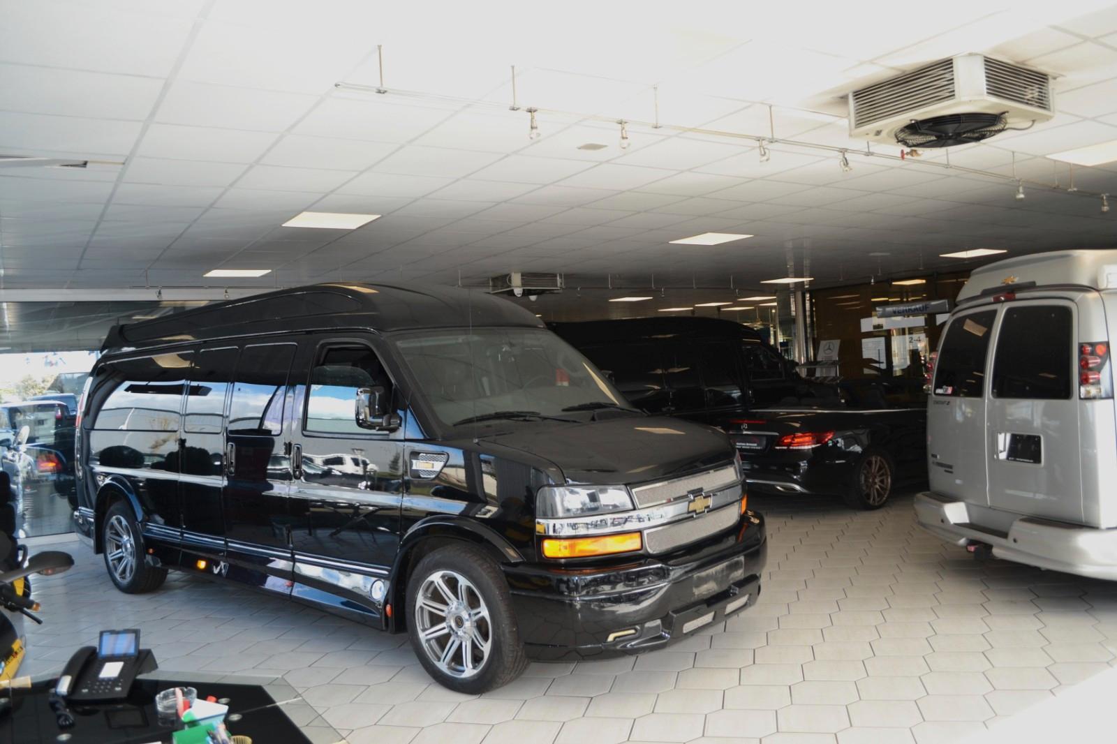 GMC Savana 2500- 6,0 V8 Explorer Limited-9 Sitzer