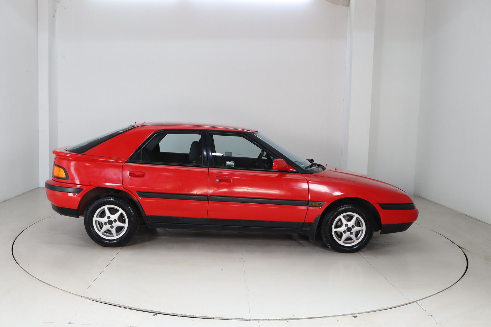 Fahrzeugabbildung Mazda 323 F 1.6 GLX 1. Hand * wenig km