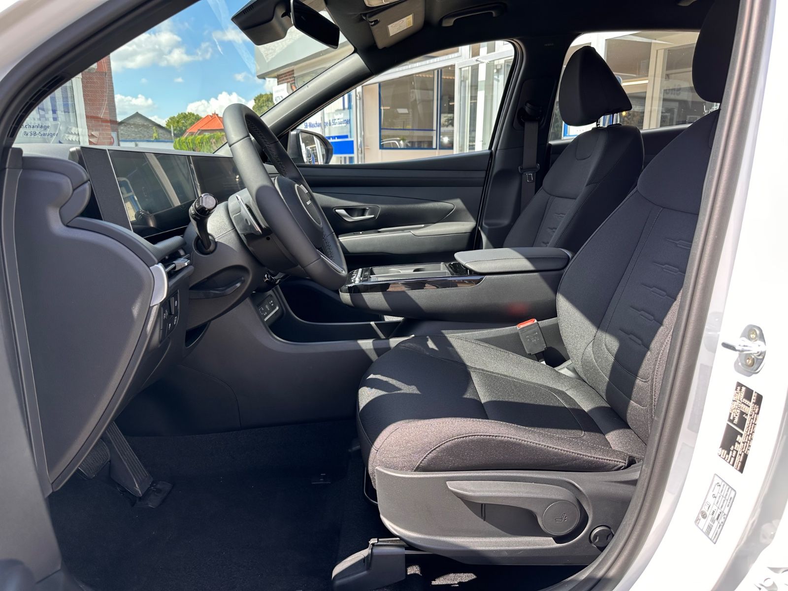 Fahrzeugabbildung Hyundai TUCSON Black-Line Hybrid 1.6 T-GDi DCT SHZG/RFK