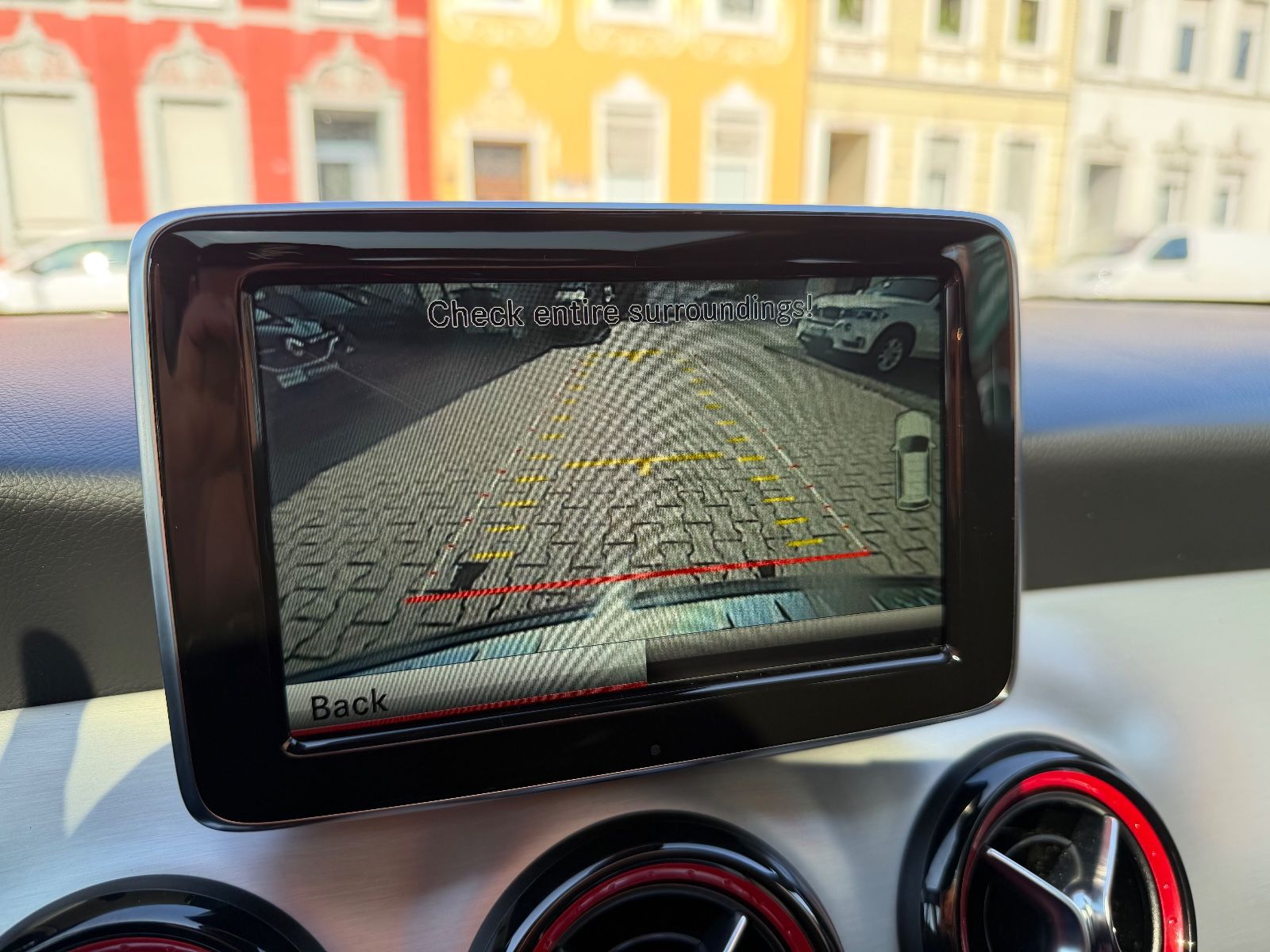 Fahrzeugabbildung Mercedes-Benz GLA 45 AMG 4Matic AERO KIT PANORAMA KLAPPE