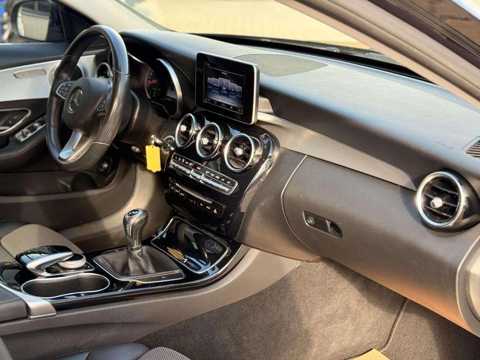 Mercedes-Benz C 180 Kombi/Amg-Line/Led/SHZ/MFL/Tempomat/PDC