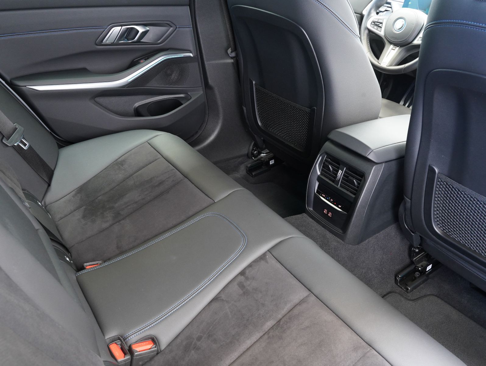 Fahrzeugabbildung BMW 320 e Touring M Sport FACELIFT/WIDESCREEN/HEADUP