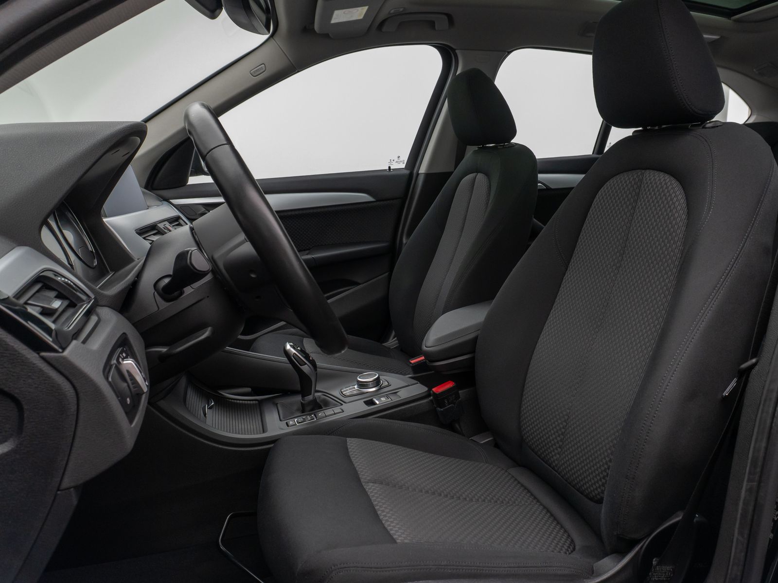 Fahrzeugabbildung BMW X1 sD20i Panorama Navi Lordos DAB HiFi Parkassis